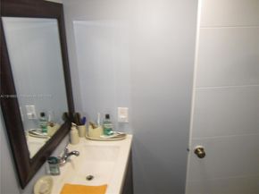 2751 E Sunrise Lakes Dr 108, Sunrise FL 33322