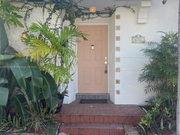 630 79th St, Miami Beach FL 33141