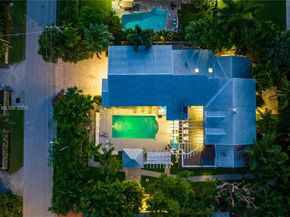 1025 N Southlake Dr, Hollywood FL 33019