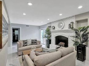 1025 N Southlake Dr, Hollywood FL 33019