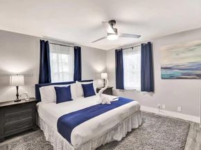 1025 N Southlake Dr, Hollywood FL 33019