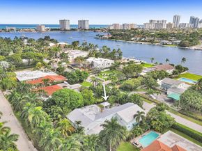 1025 N Southlake Dr, Hollywood FL 33019