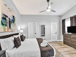 1025 N Southlake Dr, Hollywood FL 33019