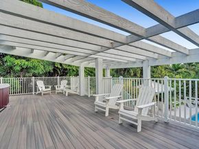 1025 N Southlake Dr, Hollywood FL 33019