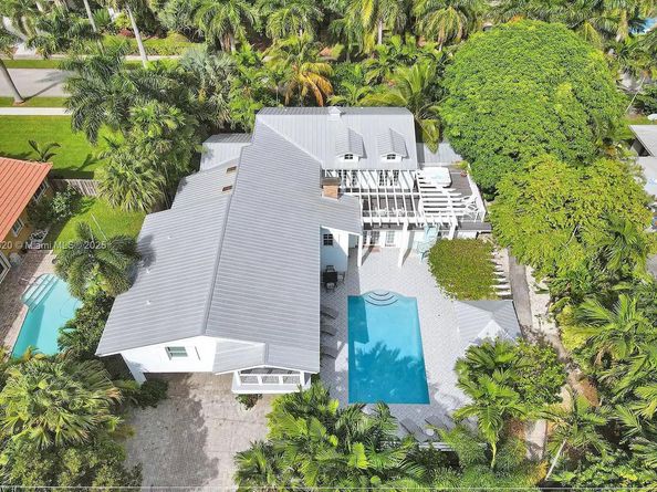 1025 N Southlake Dr, Hollywood FL 33019