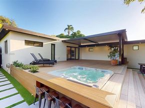 641 Nightingale Ave, Miami Springs FL 33166