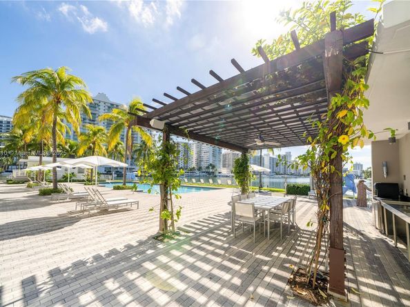 230 Water Way, Miami Beach FL 33141