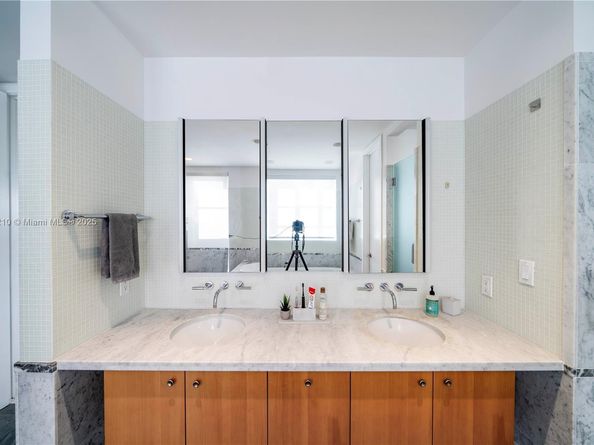 230 Water Way, Miami Beach FL 33141