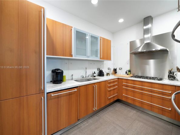 230 Water Way, Miami Beach FL 33141