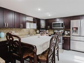 1300 NE 204th St, Miami FL 33179