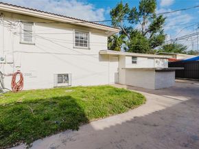 1300 NE 204th St, Miami FL 33179