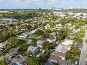 1300 NE 204th St, Miami FL 33179