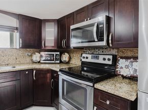 1300 NE 204th St, Miami FL 33179