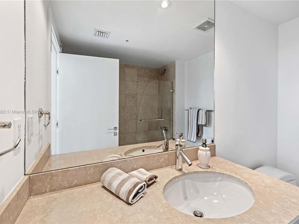 400 Alton Rd 610, Miami Beach FL 33139