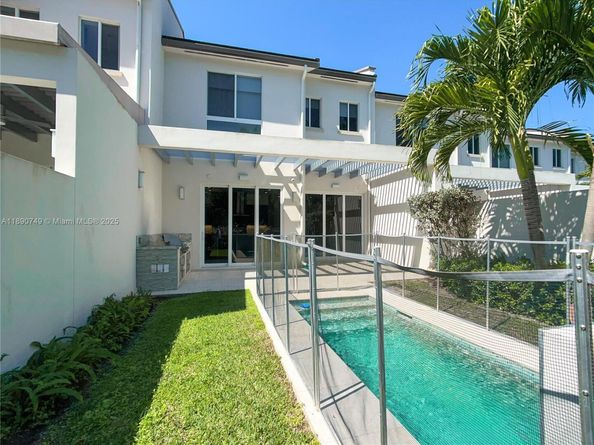 11843 SW 81st Rd, Pinecrest FL 33156