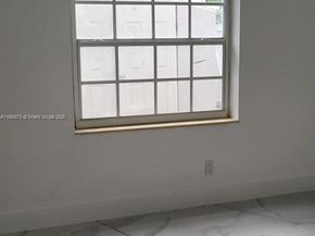712 Hialeah Dr, Hialeah FL 33010