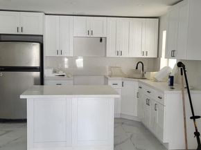 712 Hialeah Dr, Hialeah FL 33010