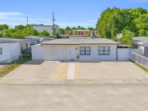 841 E 15th Pl, Hialeah FL 33010