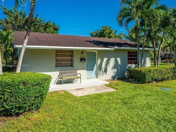 313 NW 12th St, Homestead FL 33030