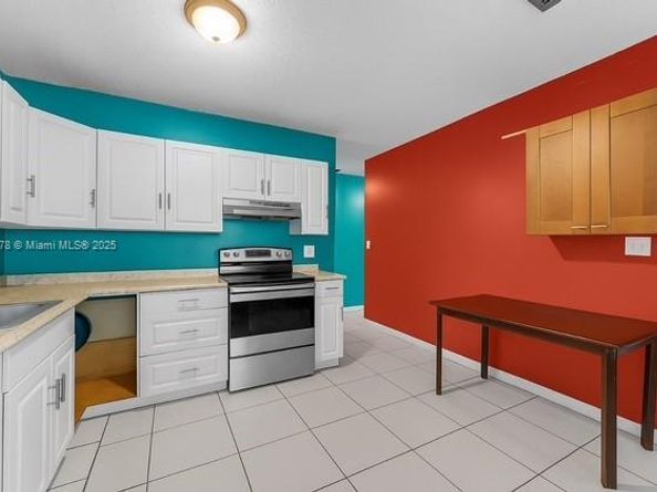 313 NW 12th St, Homestead FL 33030