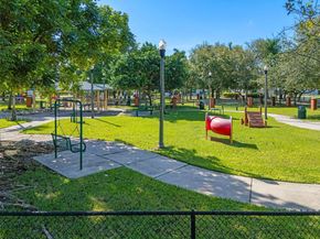 313 NW 12th St, Homestead FL 33030