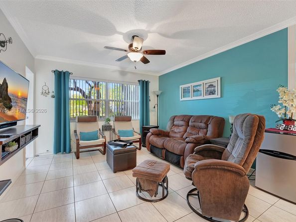 5003 NW 35th St 408, Lauderdale Lakes FL 33319