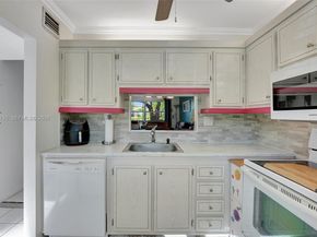 5003 NW 35th St 408, Lauderdale Lakes FL 33319