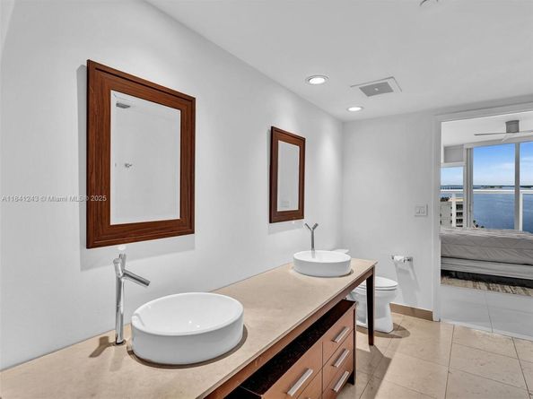 495 Brickell Ave 5009, Miami FL 33131