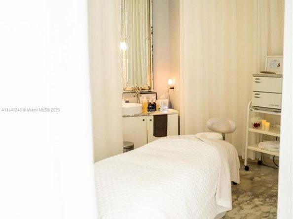 495 Brickell Ave 5009, Miami FL 33131