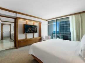 6801 Collins Ave 714, Miami Beach FL 33141