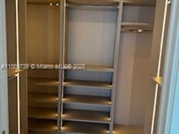 700 NE 24 Th, Miami FL 33137