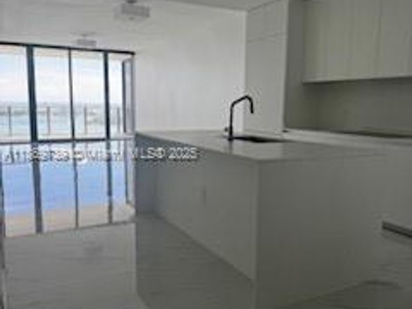 700 NE 24 Th, Miami FL 33137