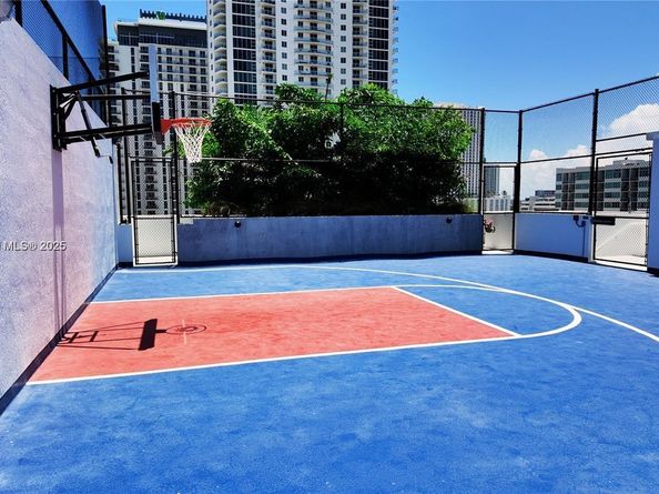 700 NE 24 Th, Miami FL 33137