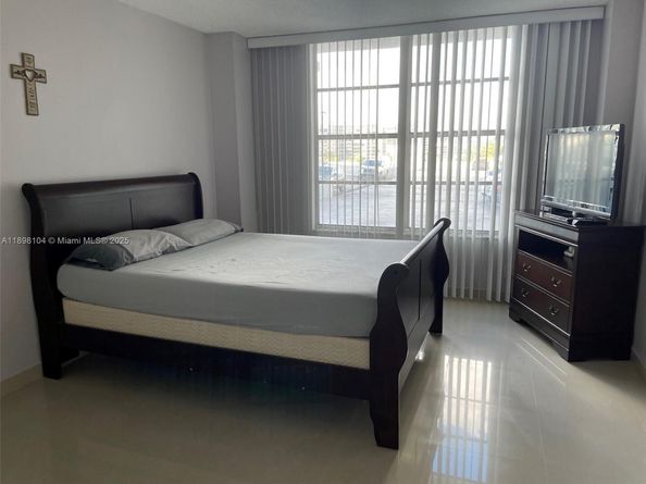 3800 S Ocean Dr 301, Hollywood FL 33019