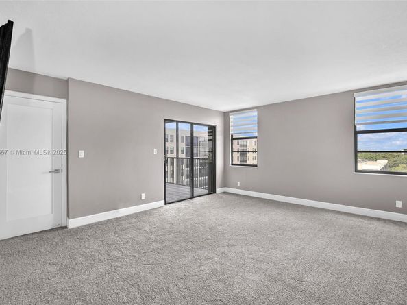 2112 S Cypress Bend Dr 802, Pompano Beach FL 33069