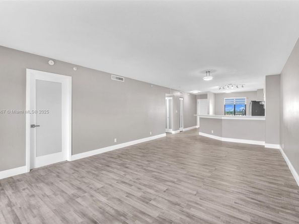2112 S Cypress Bend Dr 802, Pompano Beach FL 33069