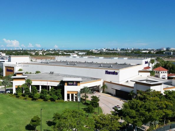 2112 S Cypress Bend Dr 802, Pompano Beach FL 33069