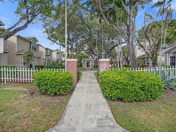 12221 SW 144th Ter, Miami FL 33186