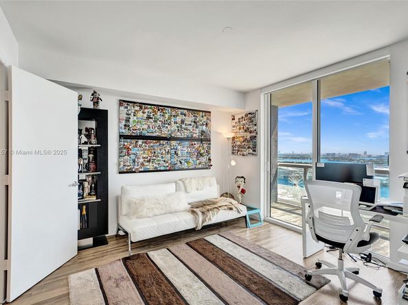 50 Biscayne Blvd 3006, Miami FL 33132