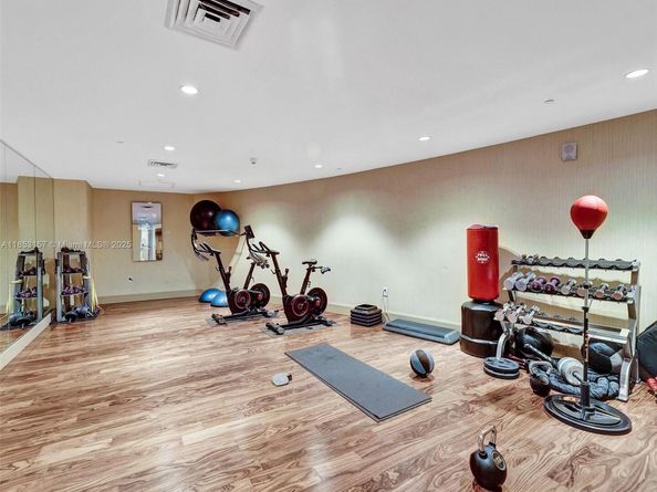 50 Biscayne Blvd 3006, Miami FL 33132