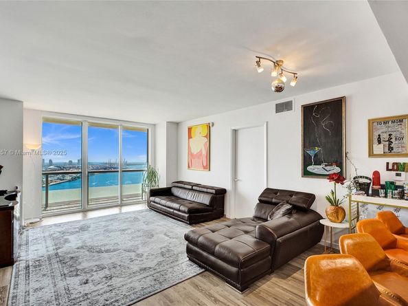 50 Biscayne Blvd 3006, Miami FL 33132