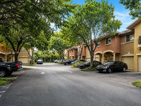 31 SE 3, Hallandale Beach FL 33009