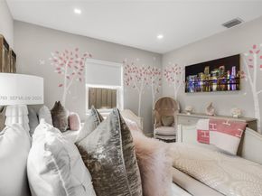 500 NE 51st St, Miami FL 33137