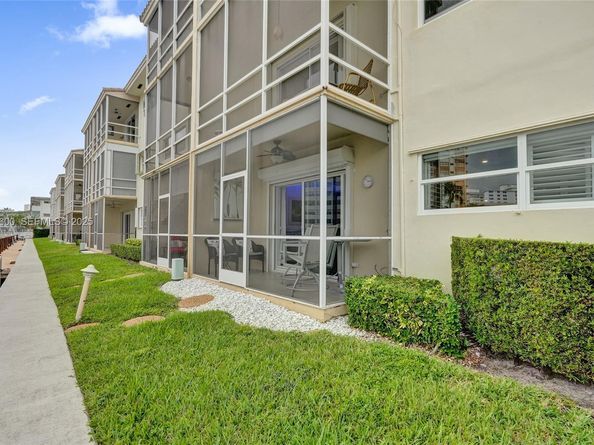 2600 Diana Dr 110, Hallandale Beach FL 33009