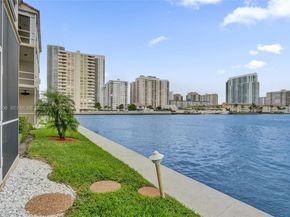 2600 Diana Dr 110, Hallandale Beach FL 33009