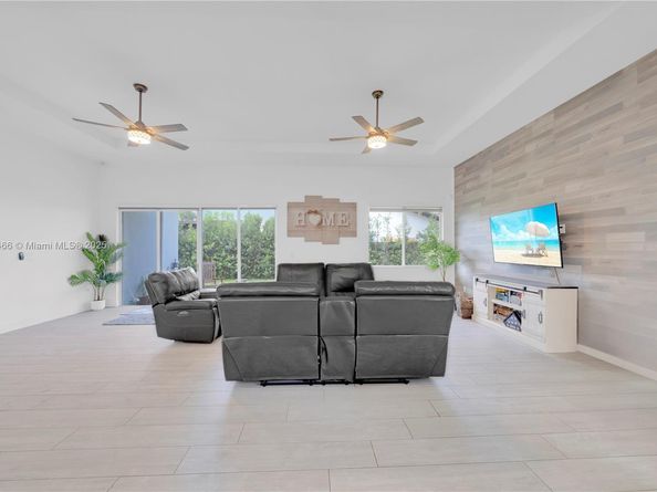 15012 SW 177th Ter, Miami FL 33187