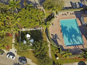 2432 SE 10th Ct, Homestead FL 33035