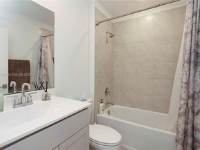 2432 SE 10th Ct, Homestead FL 33035