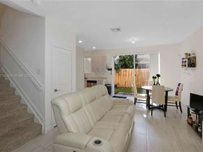 2432 SE 10th Ct, Homestead FL 33035