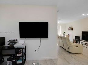 2432 SE 10th Ct, Homestead FL 33035